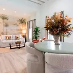Genteel Patrocinio Aparthotel Cadiz