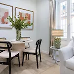 Genteel Patrocinio Aparthotel 3*