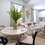 Genteel Patrocinio Aparthotel
