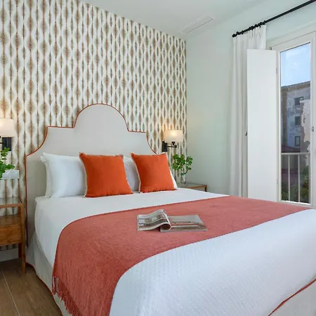Genteel Patrocinio Aparthotel