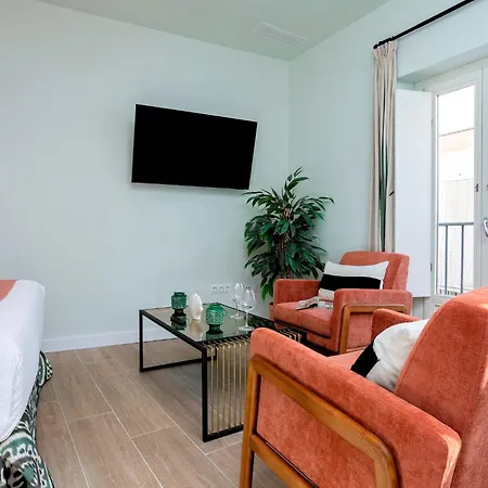 Genteel Patrocinio Aparthotel 3*